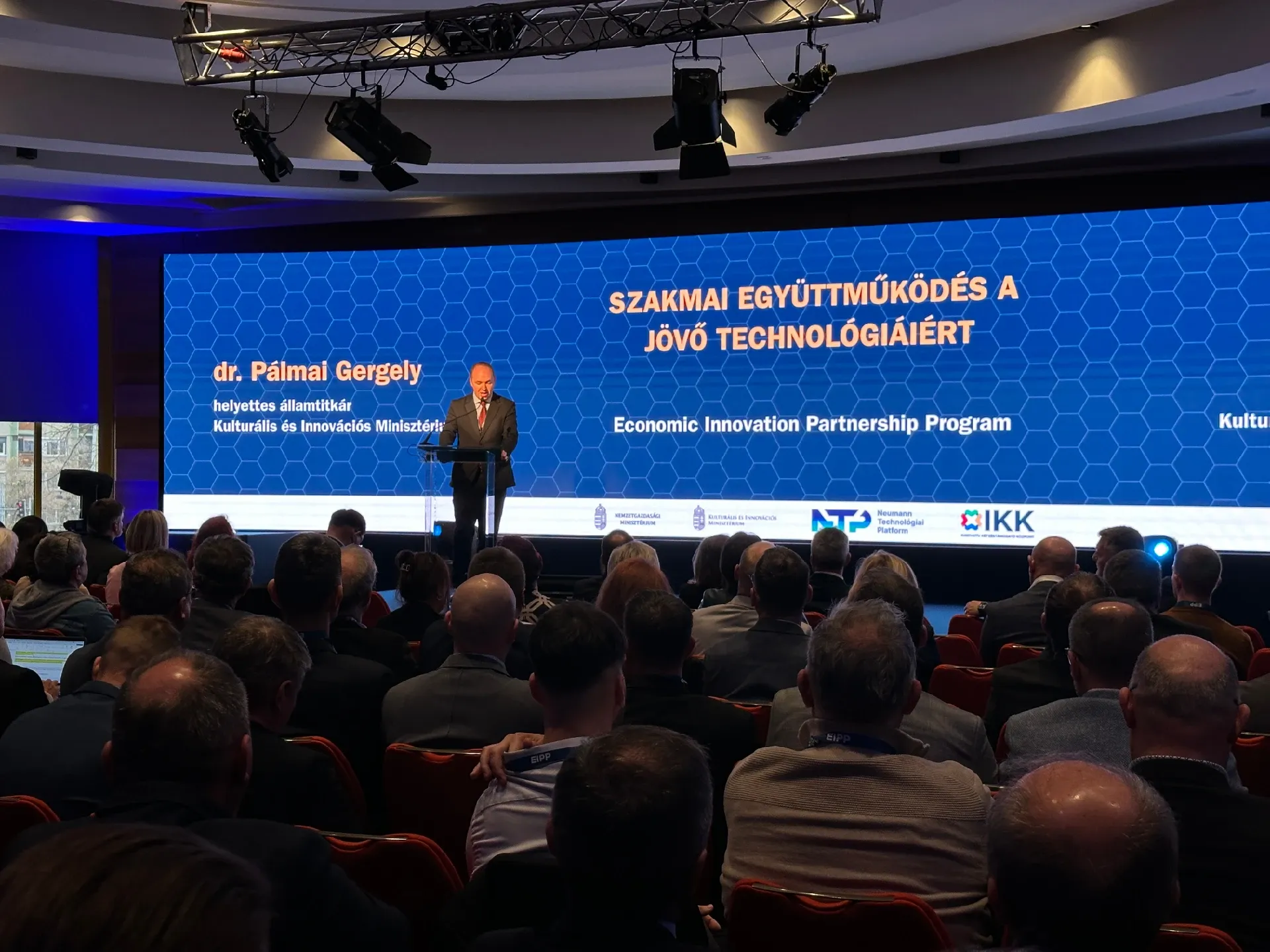 Szakmai együttműködés a jövő technológiáiért