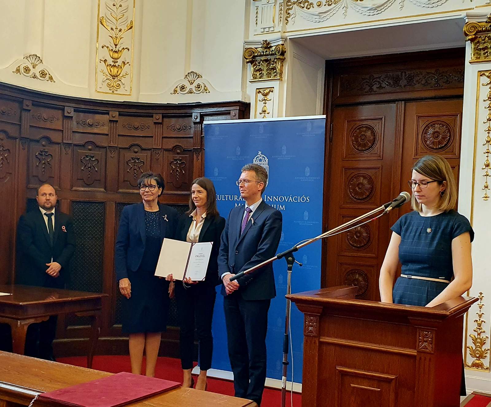 Miniszteri Elismerő Oklevél elismerésben részesült Tóth Krisztina