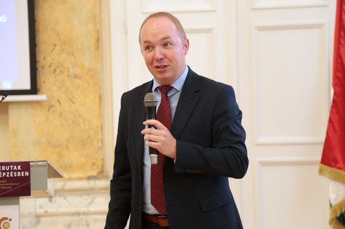 Karrierutak a szakképzésben - Somogy Vármegyei Szakképzési Szakmai Konferencia